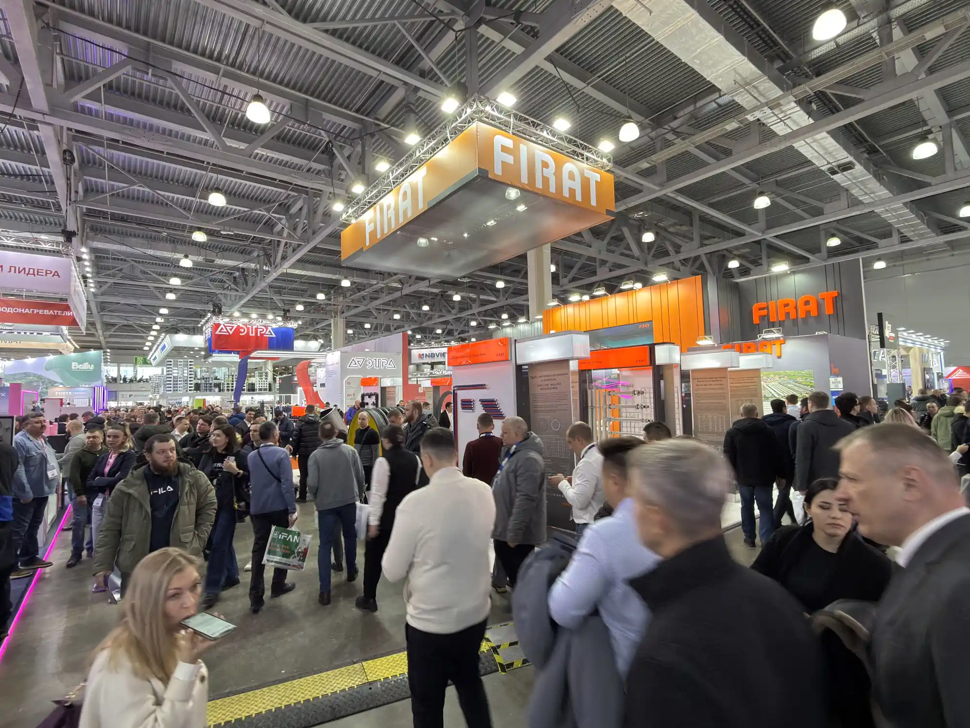 FIRAT PLASTİK Moskova Crocus Expo fuar standı ürün teşhir alanı