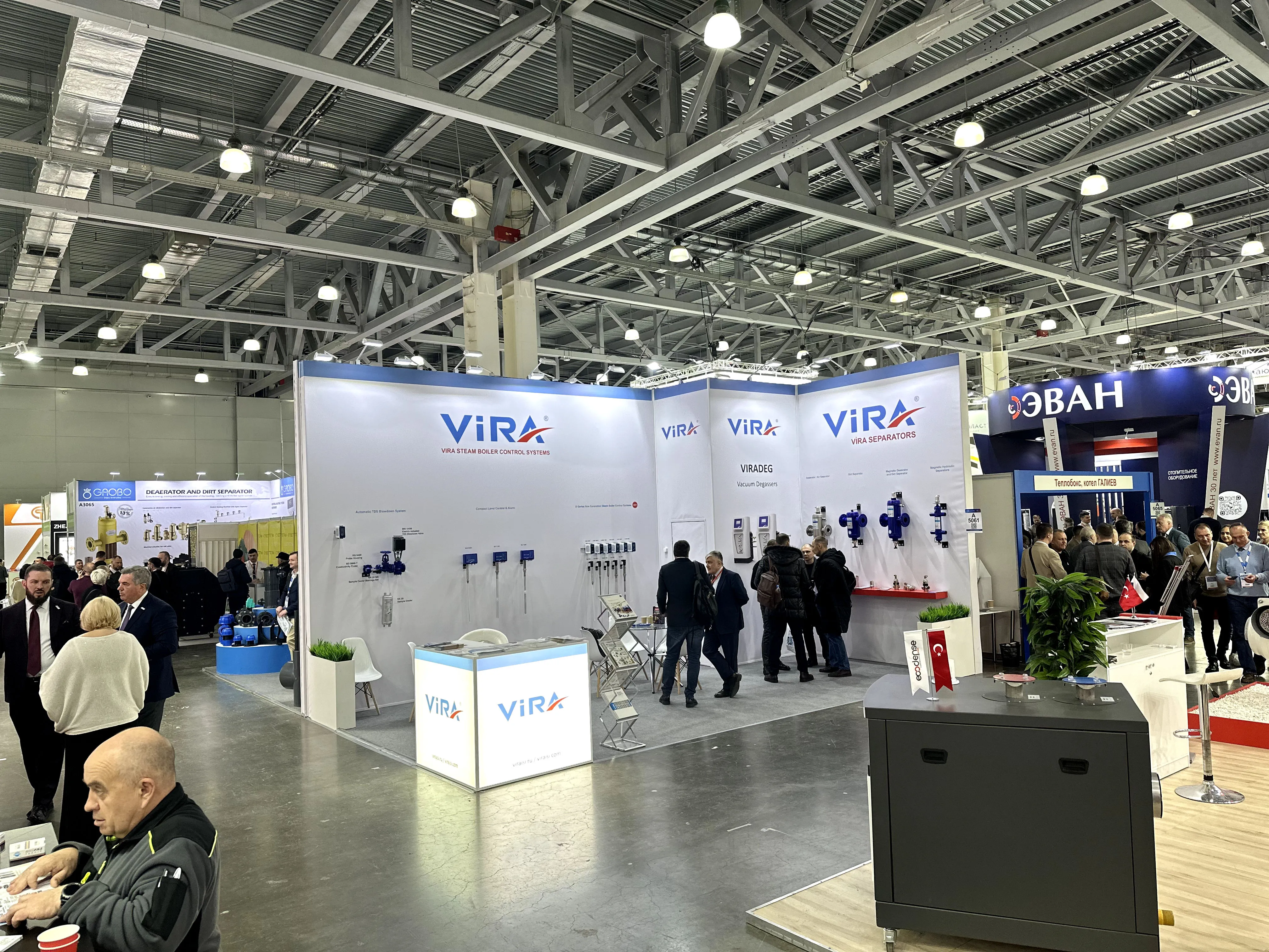 Vira Isı Sistemleri Aquaflame Moscow 2026 özel tasarım fuar standı